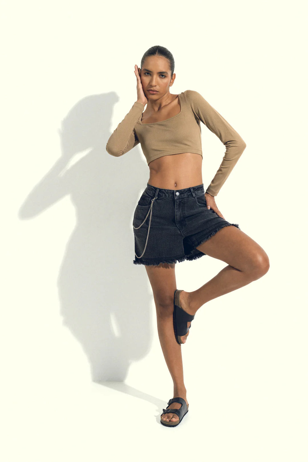 BROWN SQUARE NECK FULL-SLEEVE CROP TOP