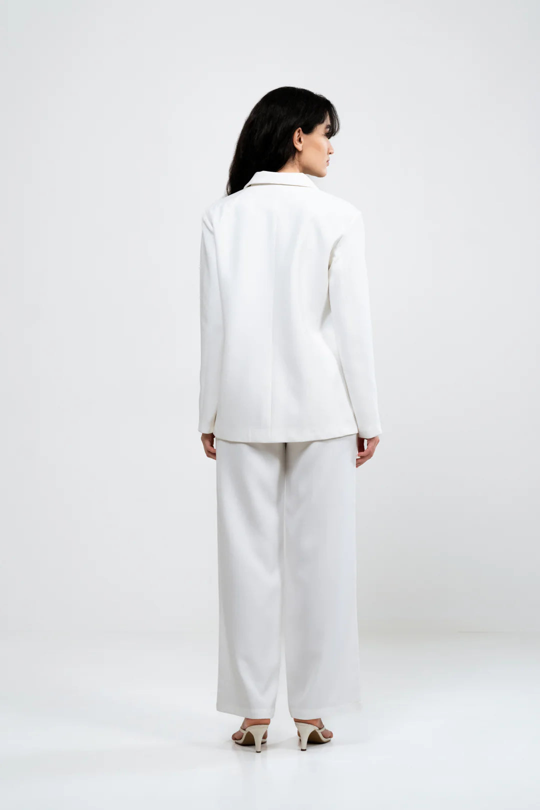 WHITE OVERSIZED BLAZER AND RELAXED FIT PANT SUIT