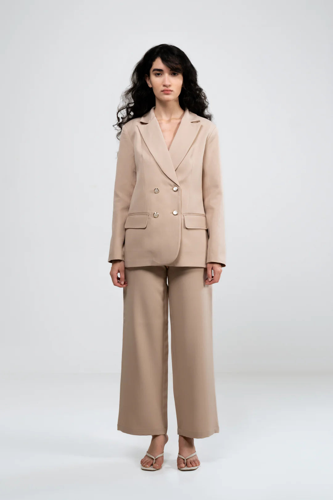 WHITE OVERSIZED BLAZER AND RELAXED FIT PANT SUIT