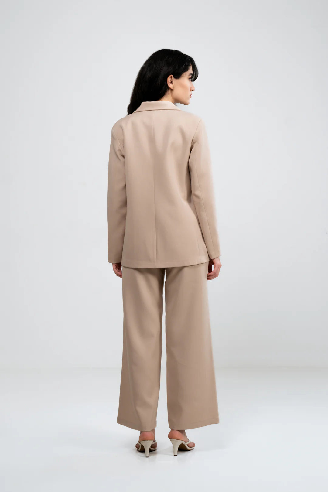 WHITE OVERSIZED BLAZER AND RELAXED FIT PANT SUIT