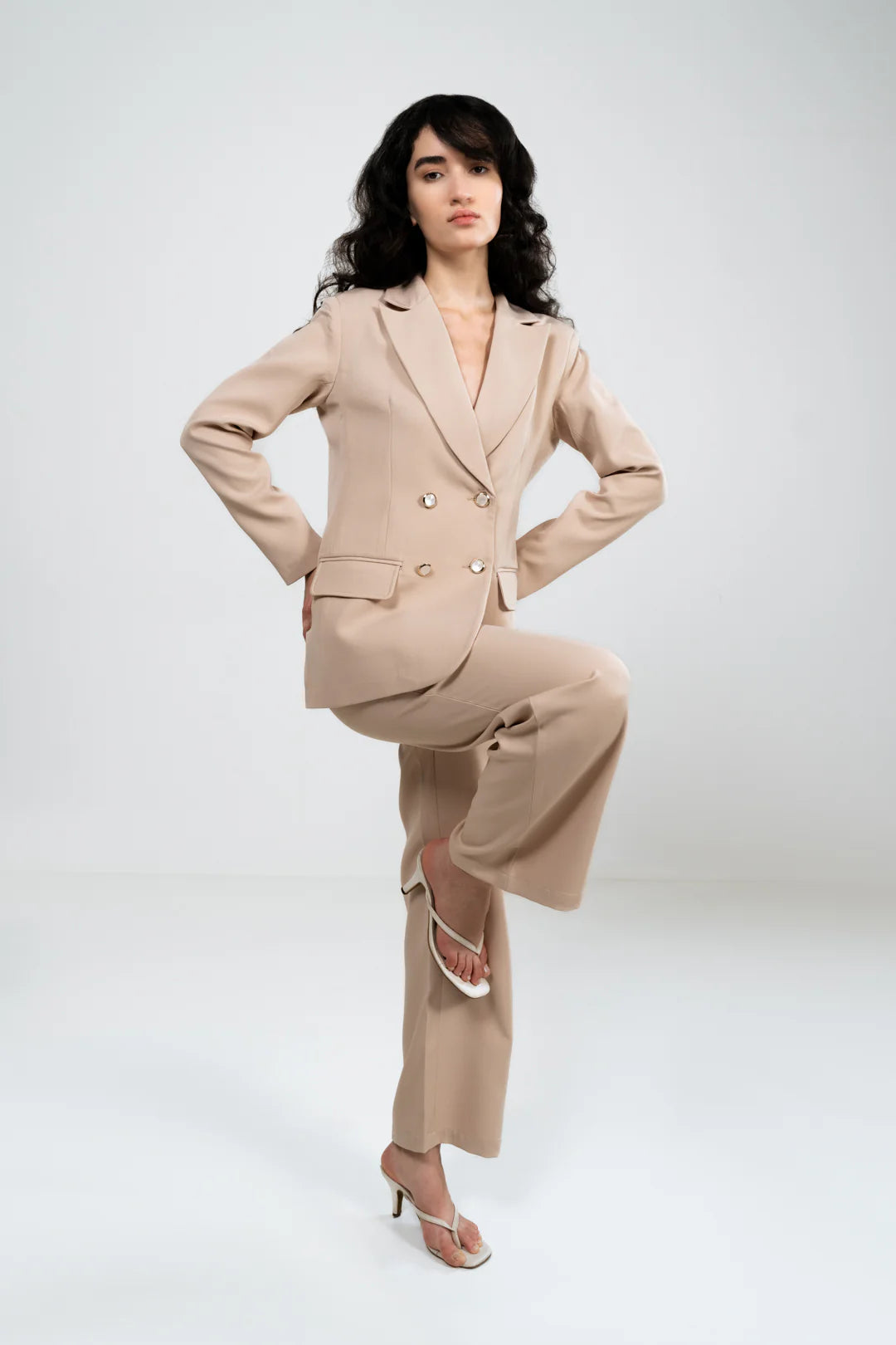 WHITE OVERSIZED BLAZER AND RELAXED FIT PANT SUIT