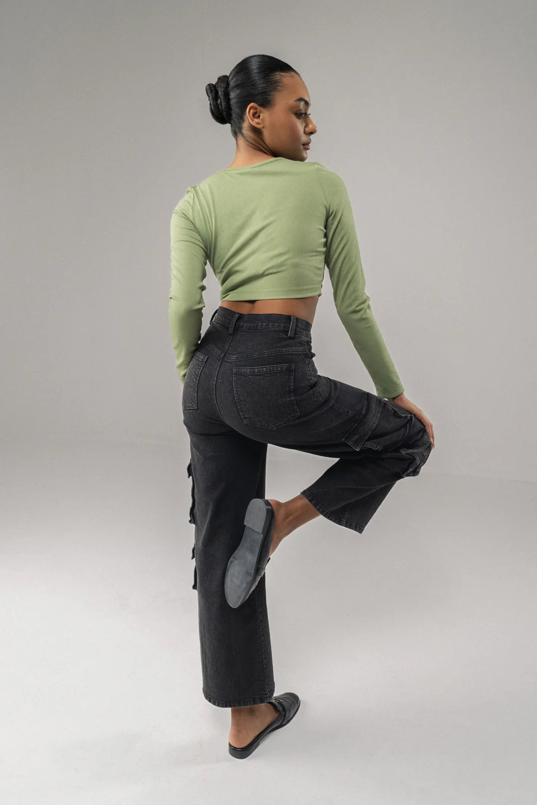 SAGE GREEN SQUARE NECK FULL-SLEEVE CROP TOP