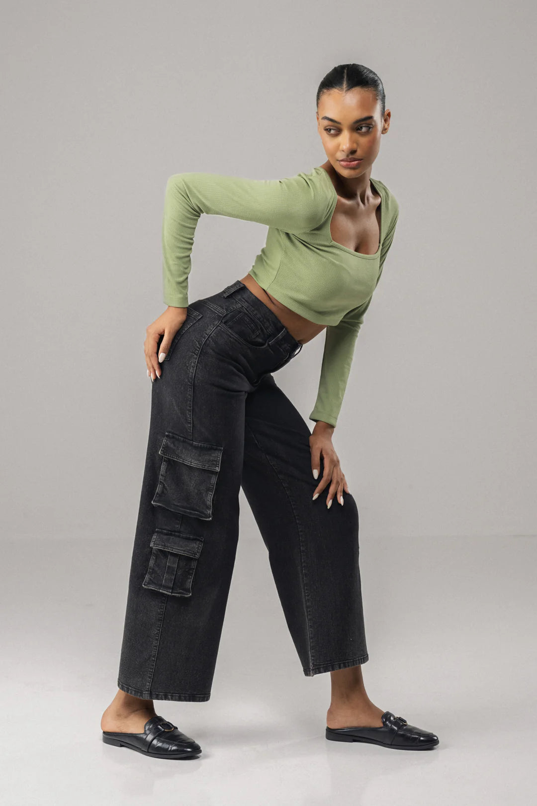 SAGE GREEN SQUARE NECK FULL-SLEEVE CROP TOP